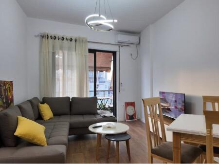 JEPET APARTAMENT 2+1 PER QIRA PRANE PAZARIT! 820 € /Muaj