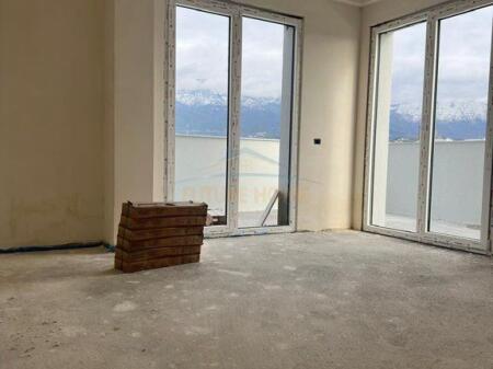 In vendita appartamento 2+1, Ali Demi, Tirana.