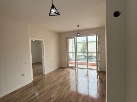 Univers city , 1+1 per qera bosh