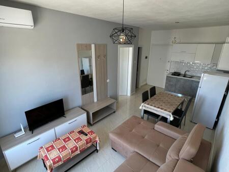 Jepet me Qera Apartament 1+1 Ne Golem