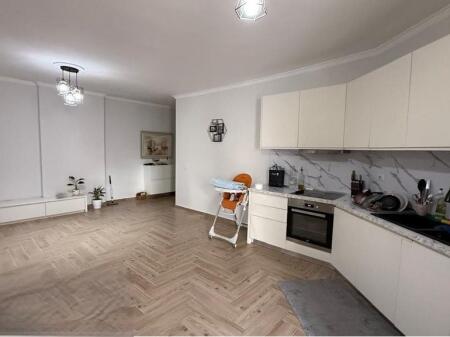 Shitet apartament 2+1 ne don Bosko