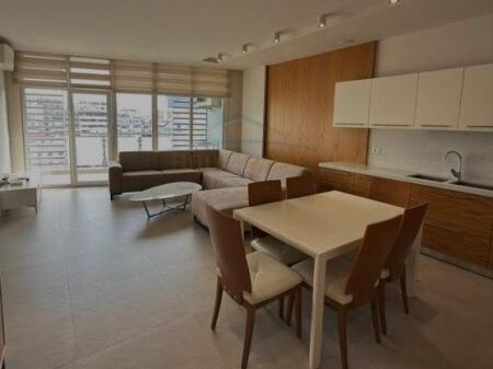 Shitet, Apartament 2+1+2 , Kika 2 , Komuna e Parisit.