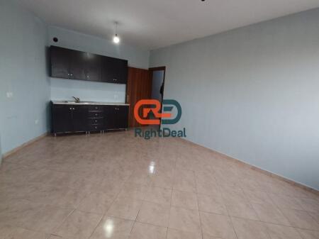 Ne Yzberisht, Jepet Me Qira Apartament 1+1, Me Planimetri Te Rregullt!!!