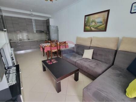 Apartament me qera 1+1 te Golden Park Tirana