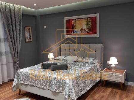 🏡 Jepet me qira apartament 1+1 – Rruga Margarita Tutulani