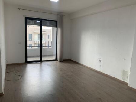 Ambient zyrash per qira prane UET ne Porcelan.