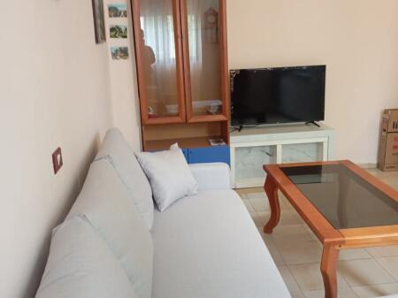 🏠 JEPET APARTAMENT ME QERA 1+1 pranë Shkollës së Baletit, Rruga Elbasanit