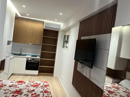 Jepet Studio me qera Liqeni i Thate