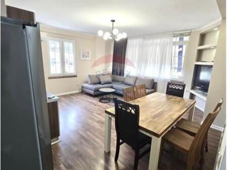 Apartament për Qira 2+1 Zona Square 21 !