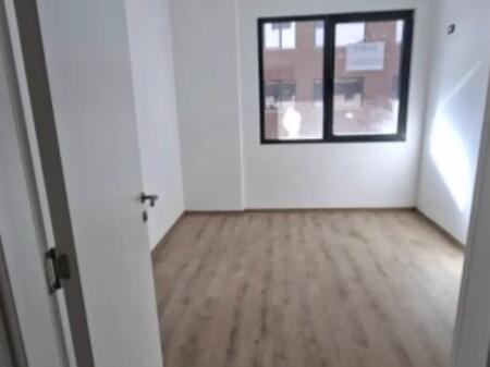 SHITET APARTAMENT 2+1 TE RESTORANT XIBRAKU.