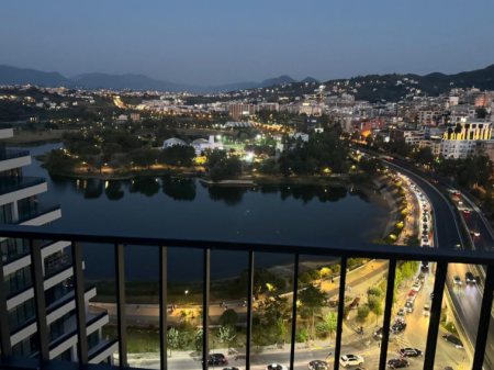 🏙️ Penthouse për Shitje – Lake View Residence  📍Liqeni Artificial.  