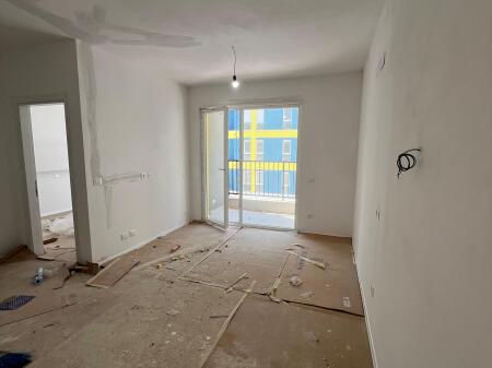 🏡 Shitet Apartament 1+1 – Univers City