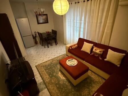 APARTAMENT ME QERA 2+1 PRANE PAZARIT TE RI