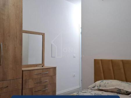 Univers city , 2+1+verande me qera