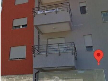 Commercial space for sale at Liqeni i Thate 390,000 €