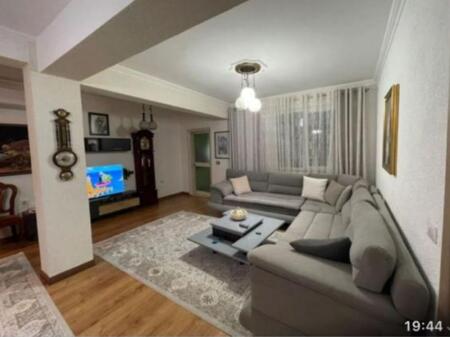 Shitet  1 vile  ne Kinostudio  