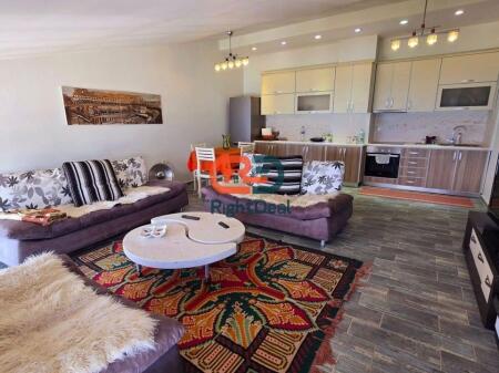 Ne Pogradec, Me Pamje Nga Liqeni Shitet Apartament 3+1+2 I Mobiluar Dhe Me Parkim!!!