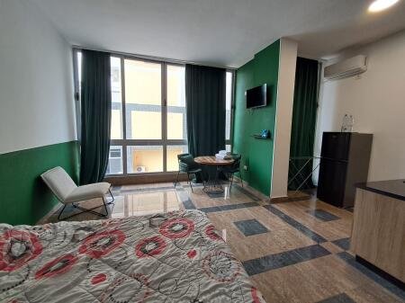 Shitet Garsoniere – Kompleksi Tocak Plazh Durres