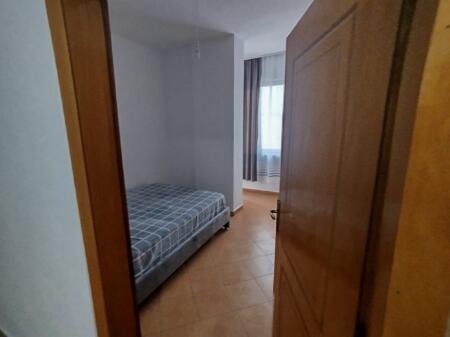 Jepet me qira apartament 2+1 + ballkon – Laprakë