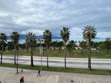 Apartament  me qira 2+1 me garazh ,Lungomare