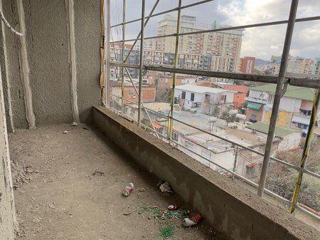 Shitet, Apartament 2+1+2, Rruga Jordan Misja, Tirane.