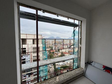 Vendesi in vendita 1+1 vicino al vecchio parco