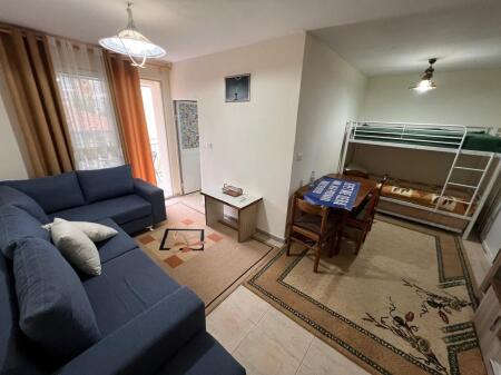 Apartament 1+1 me kuzhine me vete me qera tek  Bulevardi Zogu I  ne Tirane