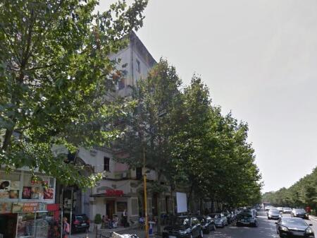 Zyre me qera Bllok ne Tirane