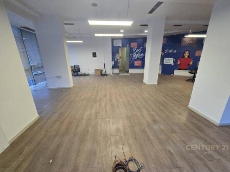 Ambient për Zyrë me Qira ne Xhamllik! 1,200 € /Muaj