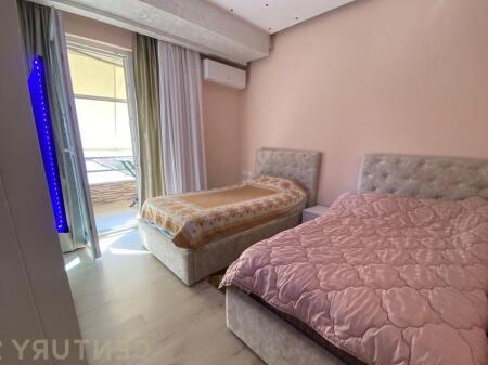Apartament ne shitje 2+1+2 prane Vila Gold.