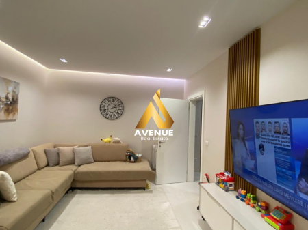 Shitet apartament 3+1 i ndarë në 2 apartamente 1+1 – Vasil Shanto, Tiranë