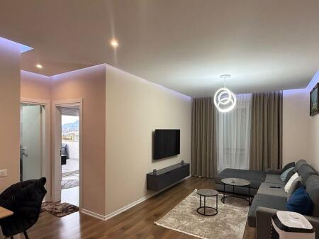 Qera, Apartament 2+1+2+Verande, Rruga e Dibres, Tirane