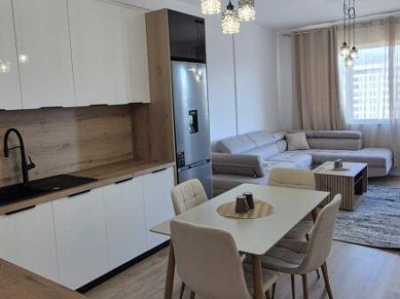 APARTAMENT ME QERA 2+1 UNIVERS CITY 600 EURO