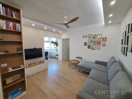 Komuna e Parisit shitet apartamant 2+1!