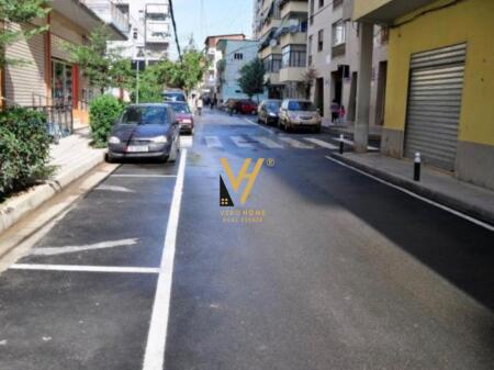 LOCALE COMMERCIALE IN AFFITTO 44 M2 VIA HIM KOLLI 70.000 LEKE