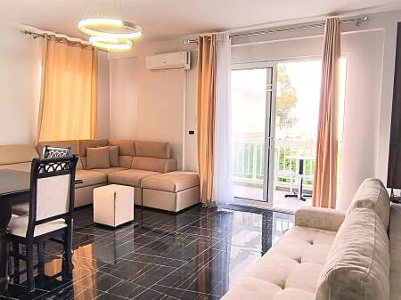 Apartament modern buzë detit pranë Vlorës