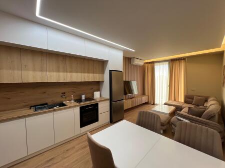 Apartment 2+1, Mine Peza!