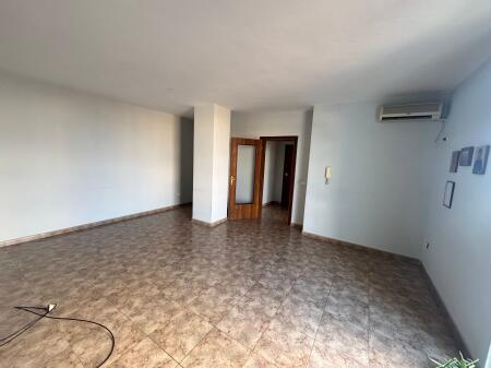📢 Ofroj me qira apartament për zyrë 2+1 te ish Ekspozita