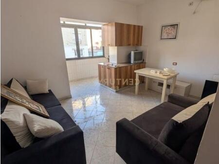 APARTAMENT 2+1 ME QIRA NE KRYQEZIMIN E ALI DEMIT