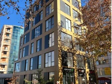 SHOP FOR RENT NEW BOULEVARD