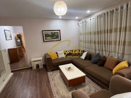 APARTAMENT ME QIRA 3+1+2 21 DHJETORI 60.000 LEKE