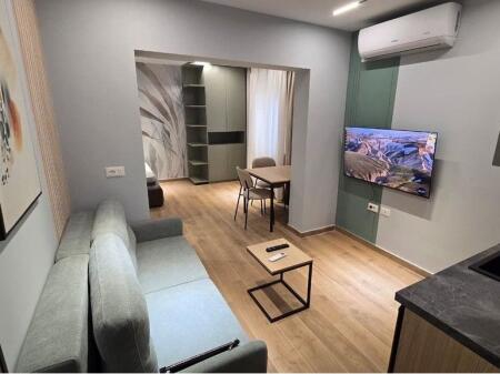 Shiten, 3-Garsoniere, Rruga Mine Peza, Tiranë.