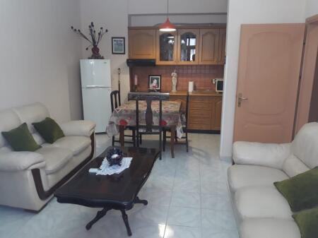 🏠 Jepet me qira apartament 1+1
