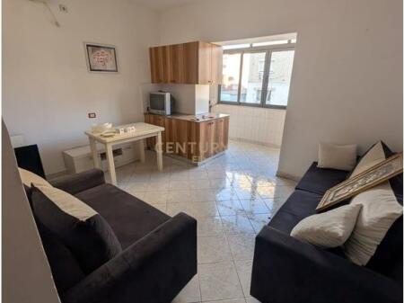 APARTAMENT 2+1 ME QIRA NE KRYQEZIMIN E ALI DEMIT! 700 € /Muaj