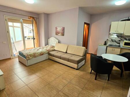 A Vlore, Vicino a Jumbo, Monolocale In Vendita Con Vista Sul Viale!