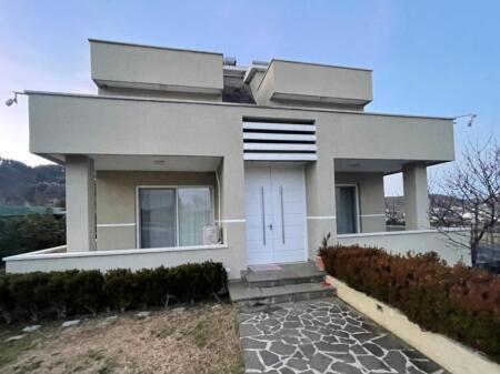 🌟 Jepet me Qira – Vilë e Mobiluar me Oborr në Prush, Tirane