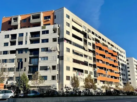 🌟 Shitet 2+1 në Kompleksin Molla – Ambient i Dritshëm në Astir