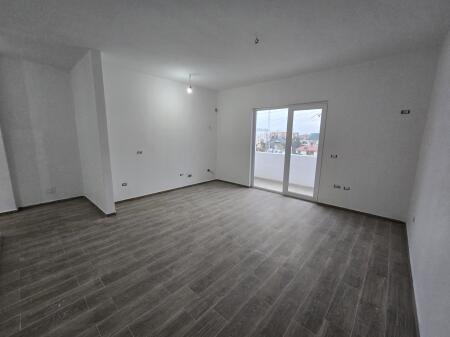 Apartament 1+1, Bulevardi i Ri!
