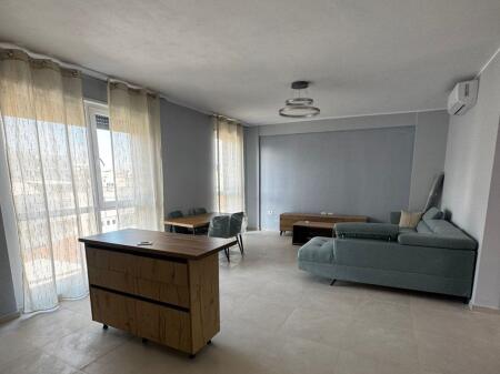 Rruga e 5 Majit (Concordi) - Jepet me Qira Apartament 2+1+2 !!!