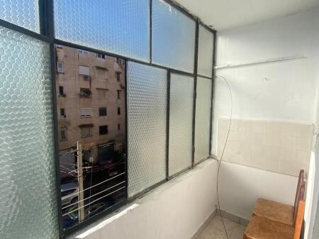 Shkolla e Kuqe, Shesim 1+1